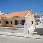Casa Fernandes Feriehus *